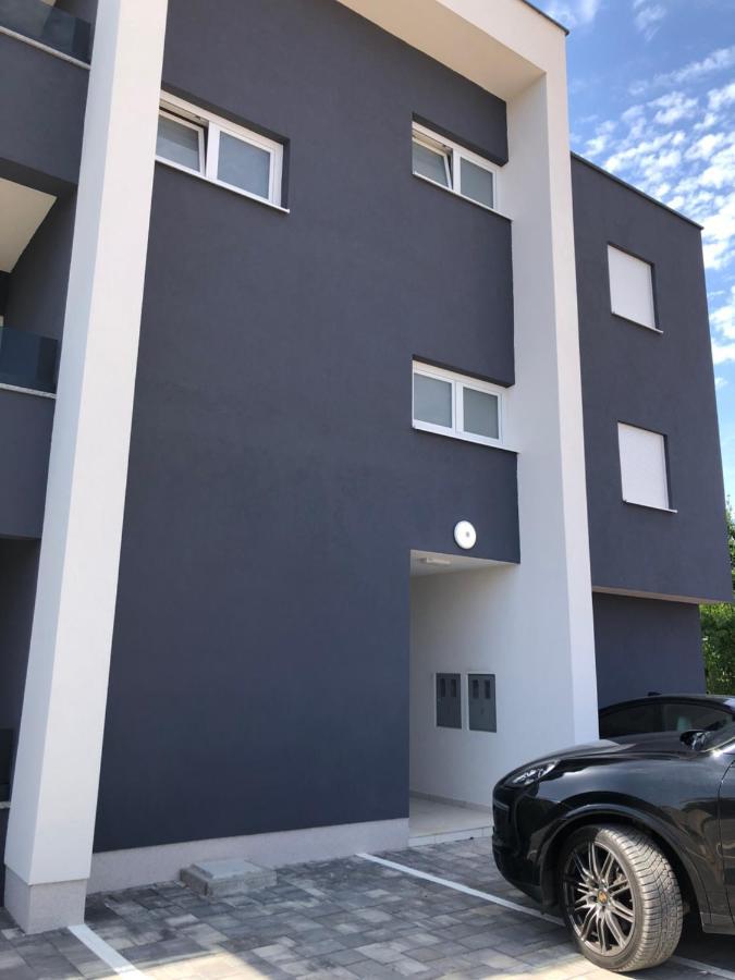 Adria-Appartment-Island-Vir #Sea #Beach #Wifi #Privateparking #Netflix Exterior photo